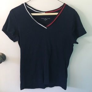 Tommy Hilfiger Essential V-neck T-shirt - size medium